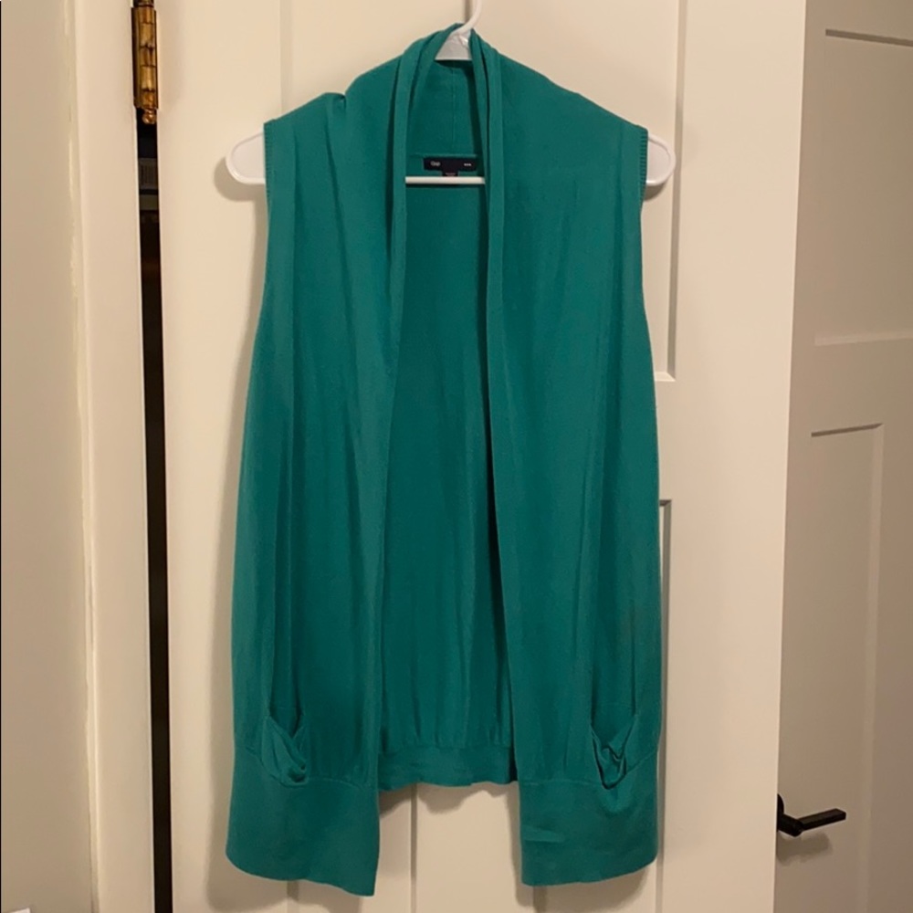 Gap Cardigan w/ pockets